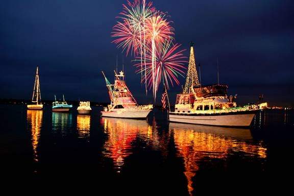 Decorating Tips For Christmas   Boat Parade 