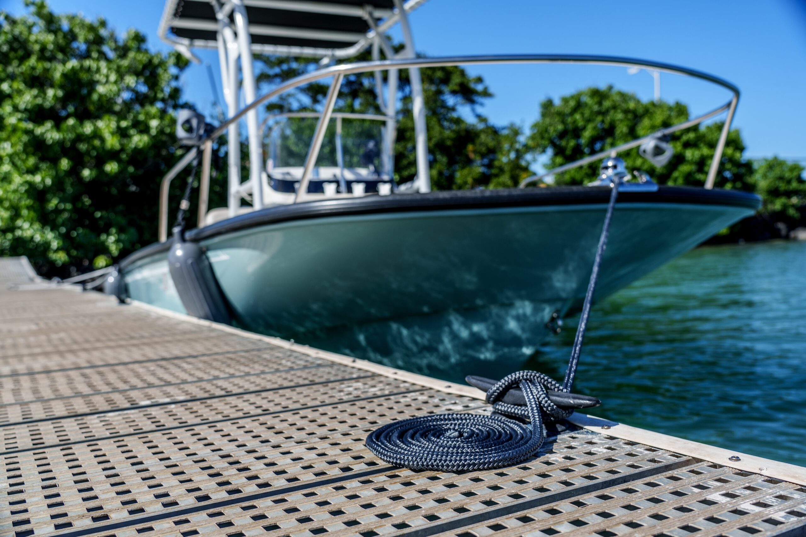 Spring Lines Explained: A Guide to Casting off and Docking with Ease