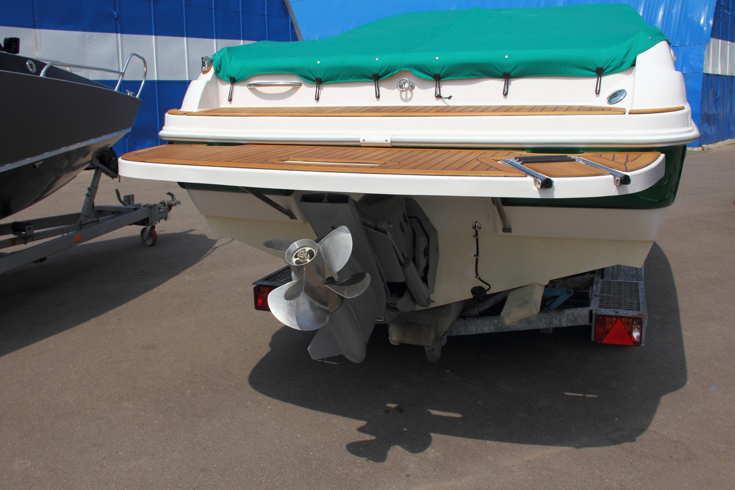 Inboard motor engine